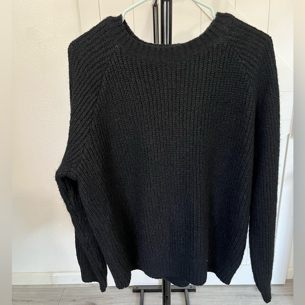 Old Navy women’s sweater